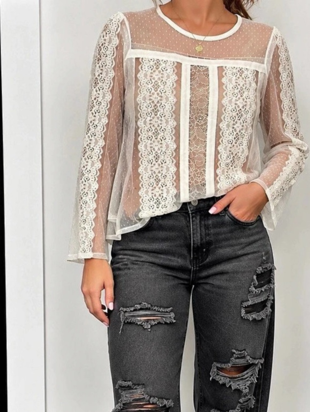 BCBGMAXAZRIA Lace Detail Blouse in White & Pink Size Small Like New